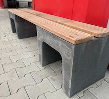Neue Sitzbänke